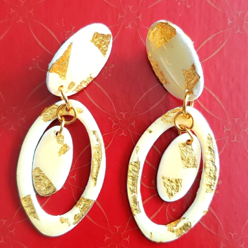 Goldtone handcrafted dangling earrings